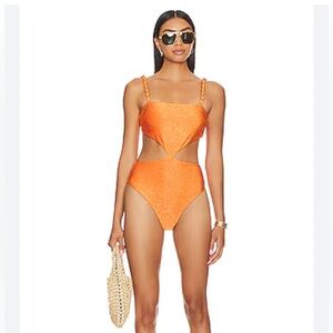 NEVER WORN - Devon Windsor Size Small